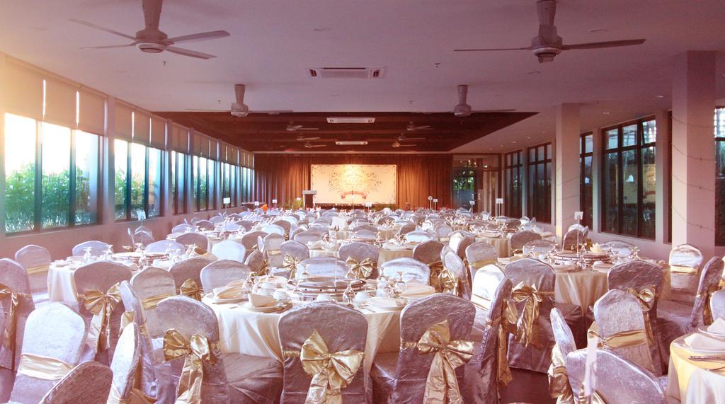 Acappella Suite Hotel, Shah Alam Exterior photo